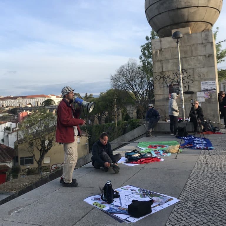 Imagem de um artigo secundário