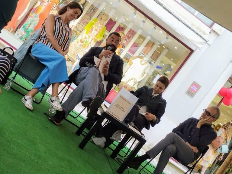 Catálogo do Solo Show da Bienal